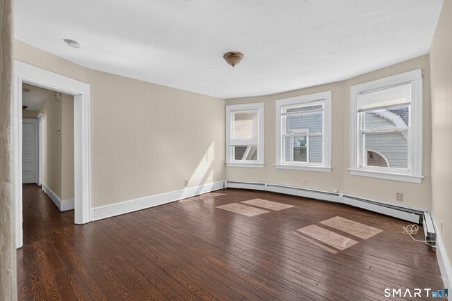 Building Photo - 40-44 Vine Street Unit 3