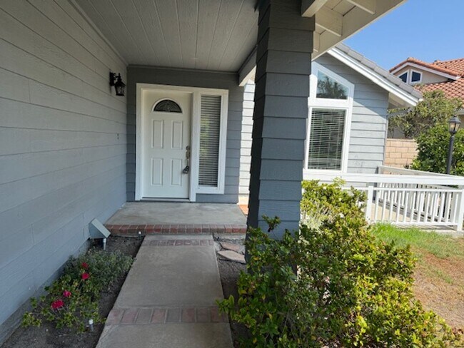 Building Photo - White Picket Fence Home in Irvine