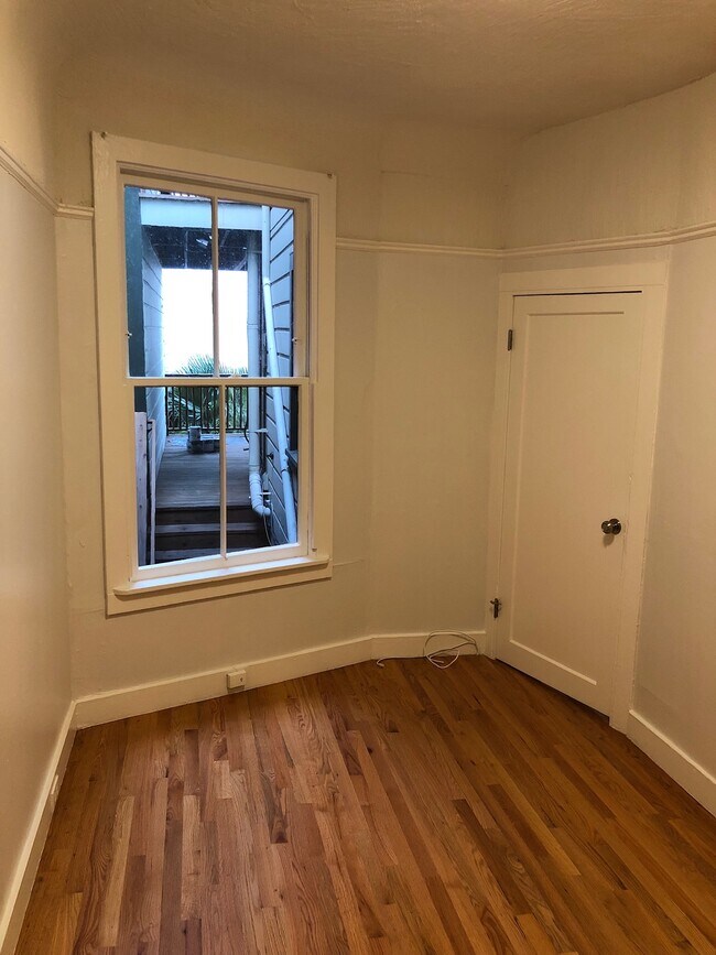 Building Photo - 451 Sanchez St