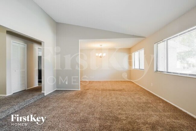 Building Photo - 5642 Westview Dr