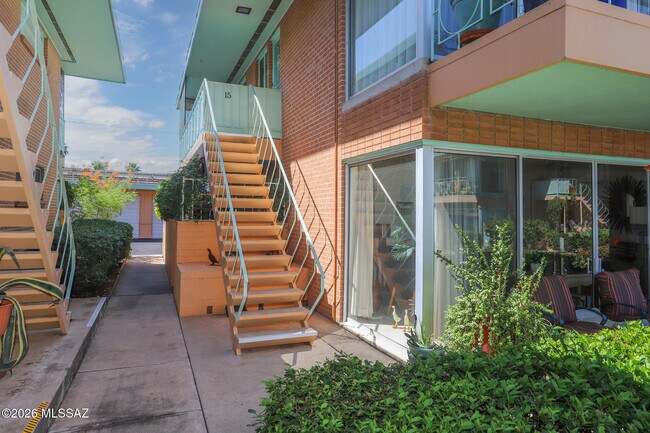 Foto del edificio - 3008 E 6th St
