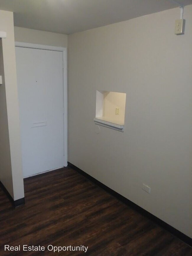 Foto del edificio - 460 N Nelson Rd