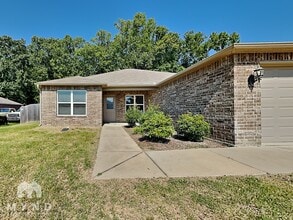 Building Photo - 100 Cedar Creek Loop