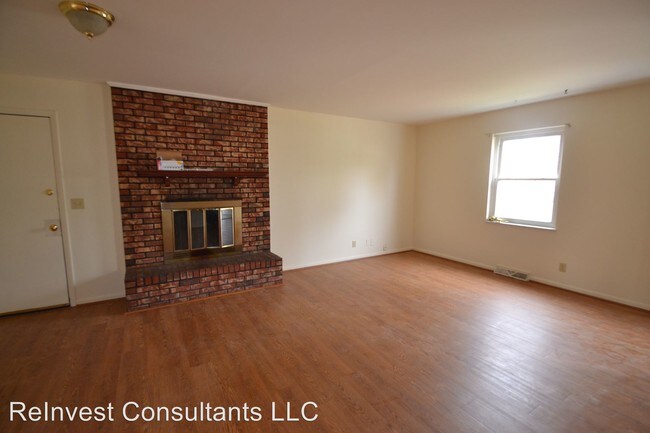 Building Photo - 35 Wesleyan Ct