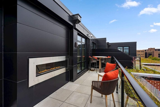 Foto del edificio - 1924 8th St NW