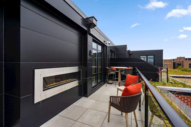 Foto del edificio - 1924 8th St NW