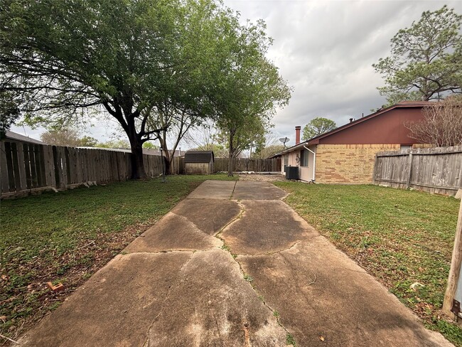 Foto del edificio - 3806 Westheimer Pl Dr