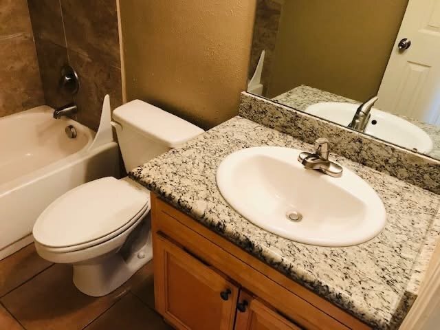 Foto del edificio - 5128 Silver Creek Dr