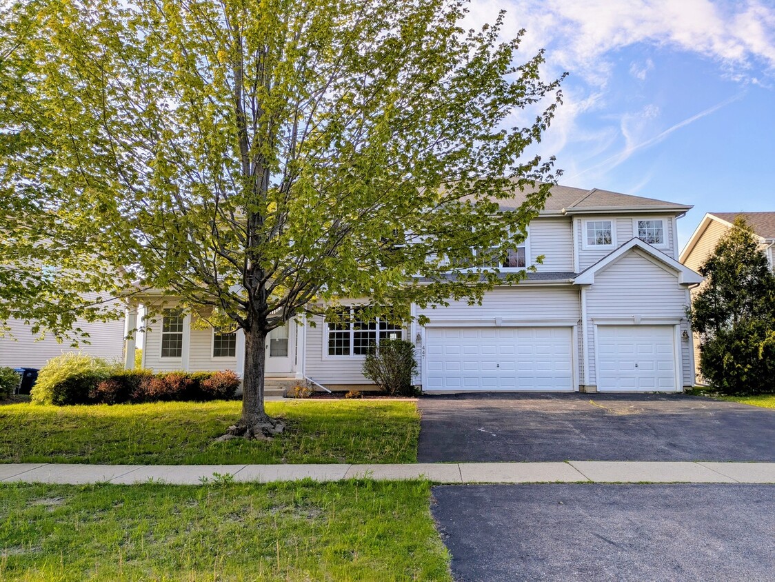 Foto principal - 447 Red Cedar Rd