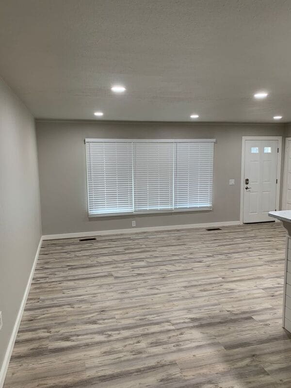 Building Photo - 1006 Van Giesen St