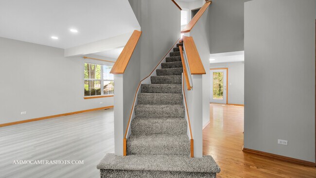 Building Photo - 1381 Burnett Dr