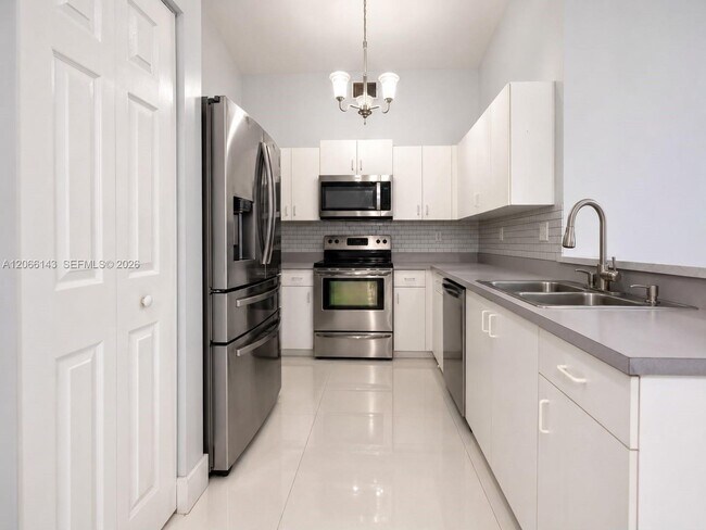Foto del edificio - 9720 SW 164th Ave