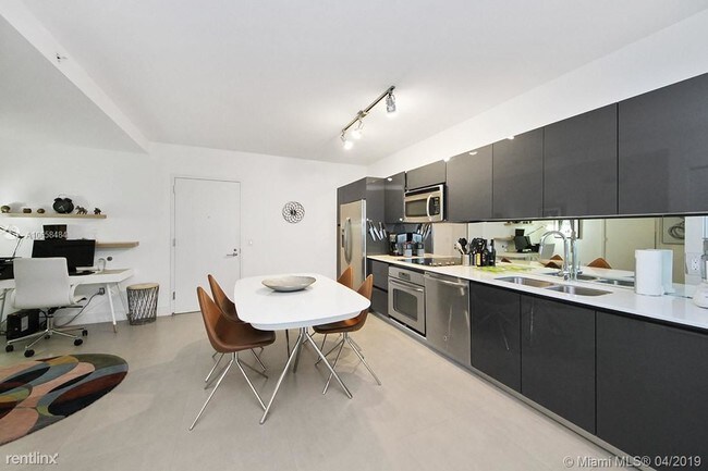 Building Photo - 1 br, 1.5 bath  - My Brickell