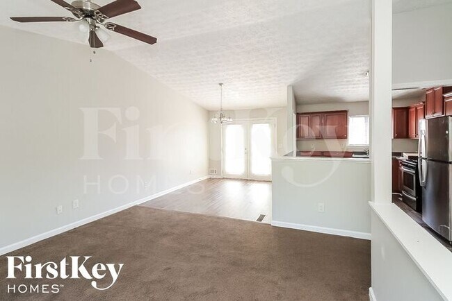 Foto del edificio - 8141 Englewood Trail