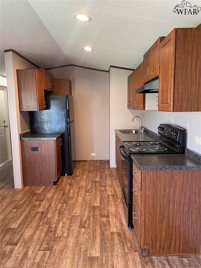 Foto del edificio - 1007 S Wall St