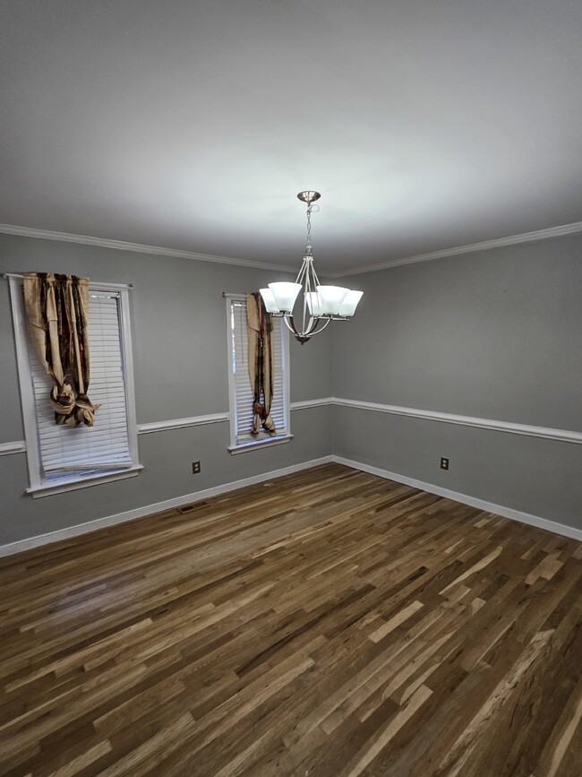 Building Photo - Mechanicsville 4 Bed 2.5 Bath Beautiful Tr...