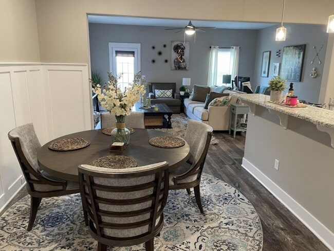 Building Photo - 4118 Suntropic Ln