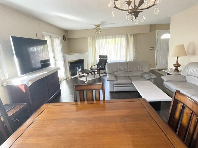 Building Photo - 16066 16