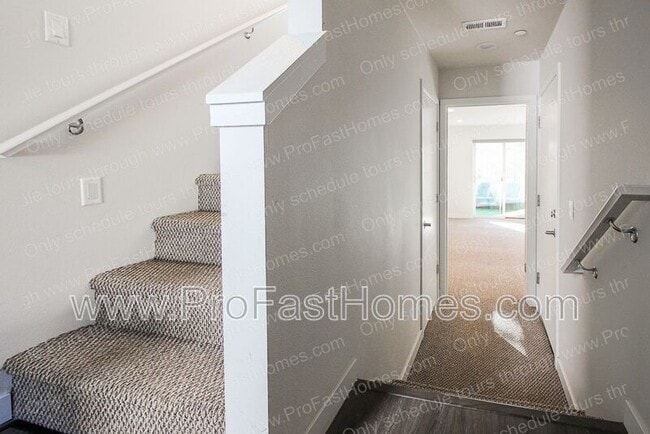 Building Photo - 2968 SE 92nd Ave