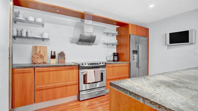 Building Photo - 1786 NE 21st St