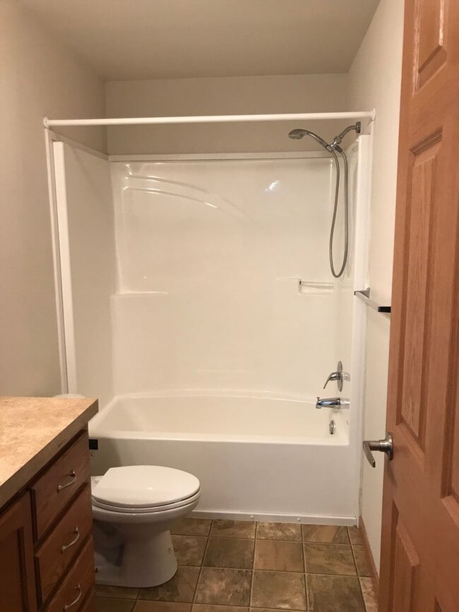 Building Photo - CLOSE TO FORT RILEY! WASHER AND DRYER INCL...