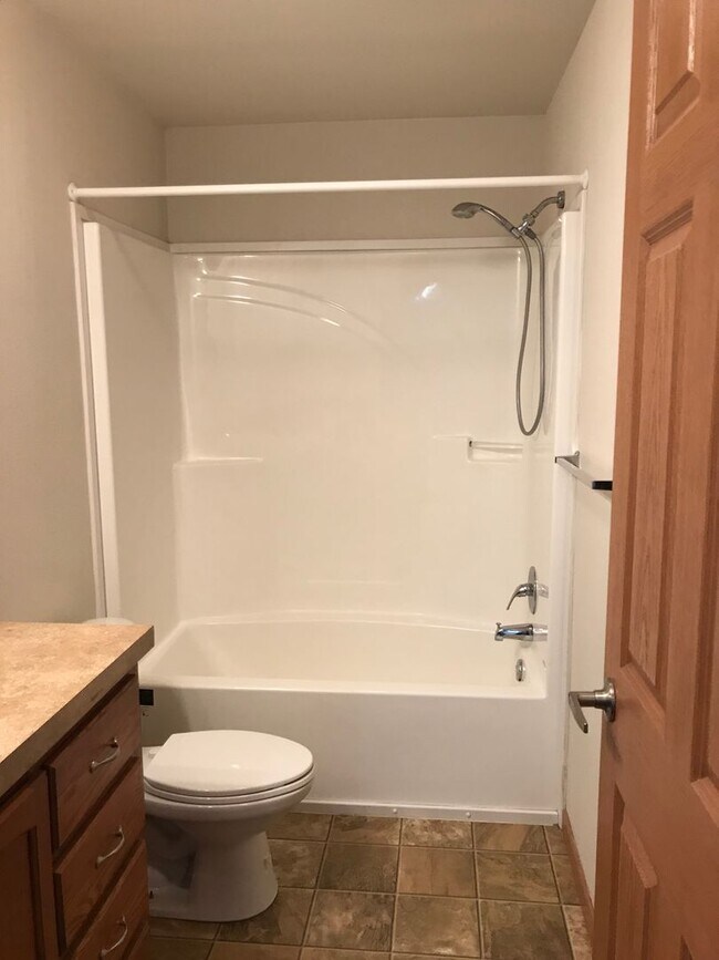 Foto del edificio - CLOSE TO FORT RILEY! WASHER AND DRYER INCL...