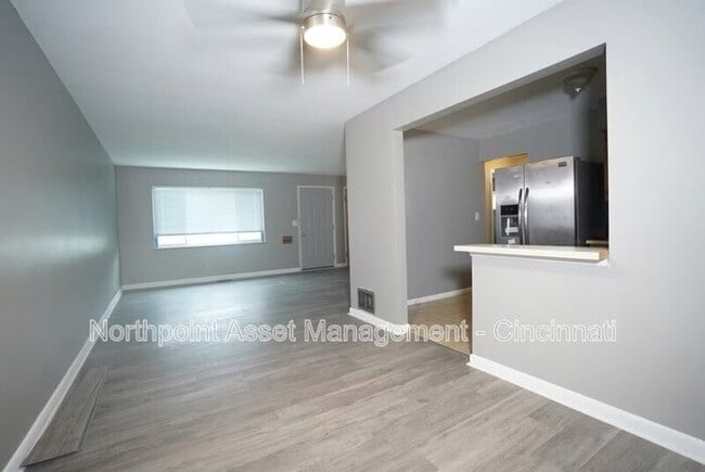 Foto del edificio - Beautiful Updated 2 Beds 2 Baths Home in Cincinnati