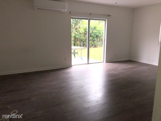 Building Photo - Studio, 1 bath Apartment - 828 N Lake Ave.