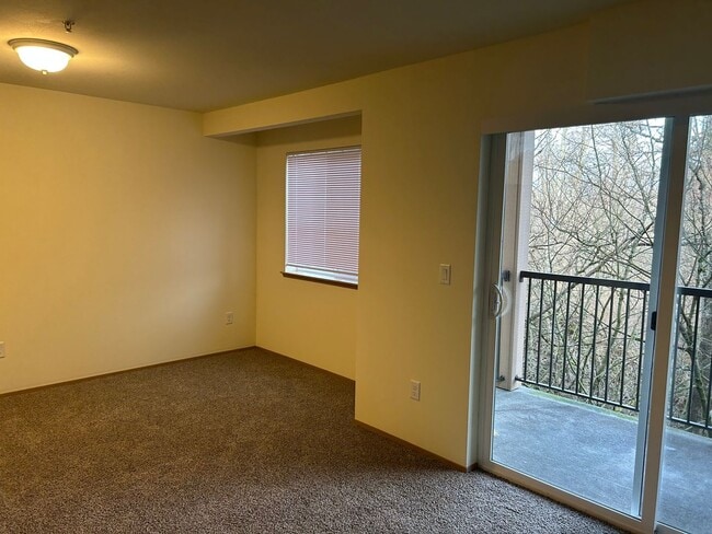 Building Photo - Belleau Woods: Your Home is Waiting!