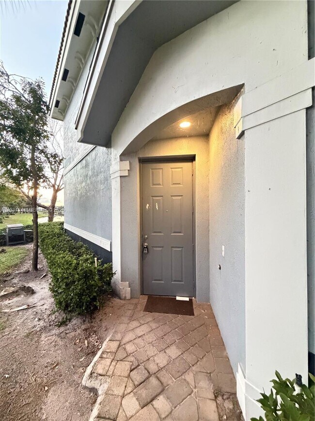 Foto del edificio - 1415 NW 34th Way