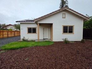 Building Photo - 2020 E Seeger Ave