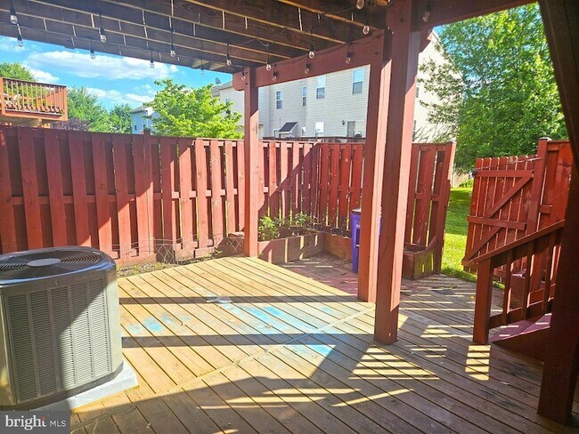 Building Photo - 3315 Hollow Ct
