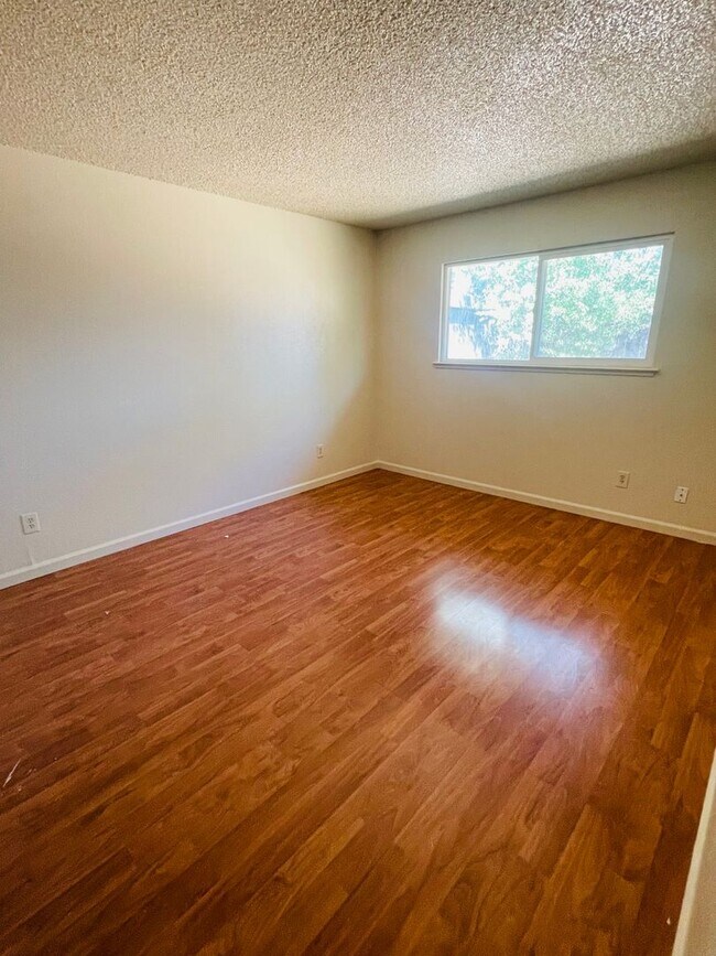 Building Photo - 4908 Orchid Way