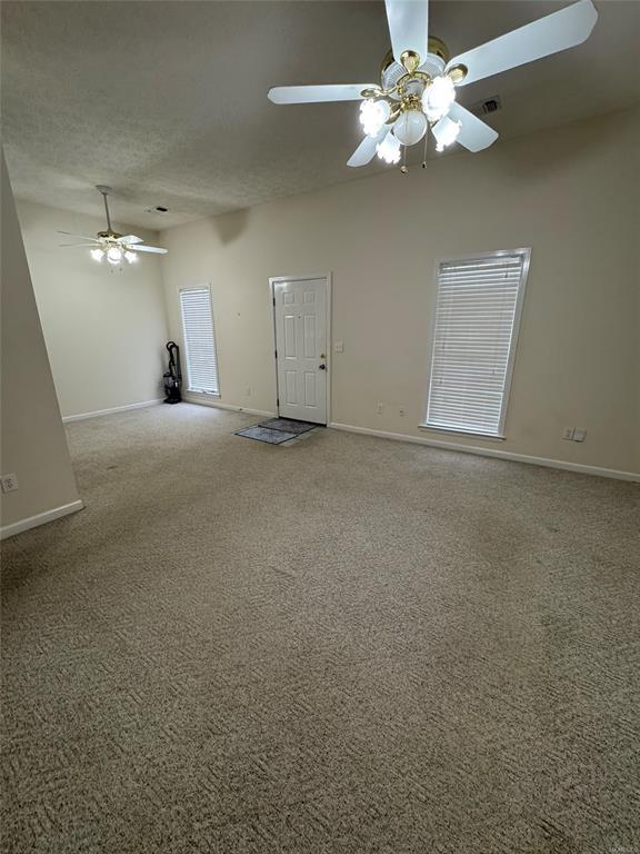 Foto del edificio - 33 JamesTown Loop