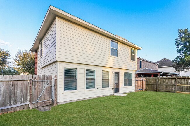 Building Photo - 5406 Rio Ramos St