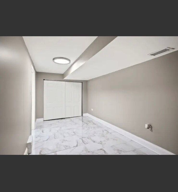 9121 S Mackinaw Ave, Chicago, IL 60617 House Rental in Chicago, IL