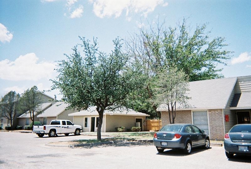 Primary Photo - Garden Court Apartments