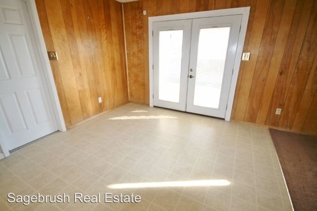 Building Photo - 3 br, 2 bath House - 815 John Doe St.