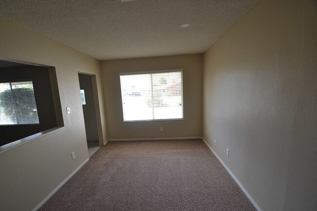 Building Photo - 11060 Davis St