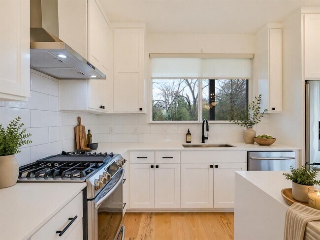Foto del edificio - 1106 Walton Ln