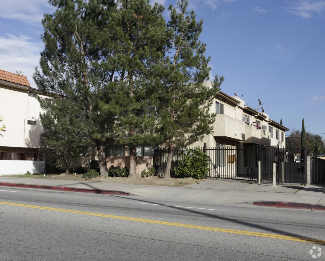 Primary Photo - Whitsett Estates
