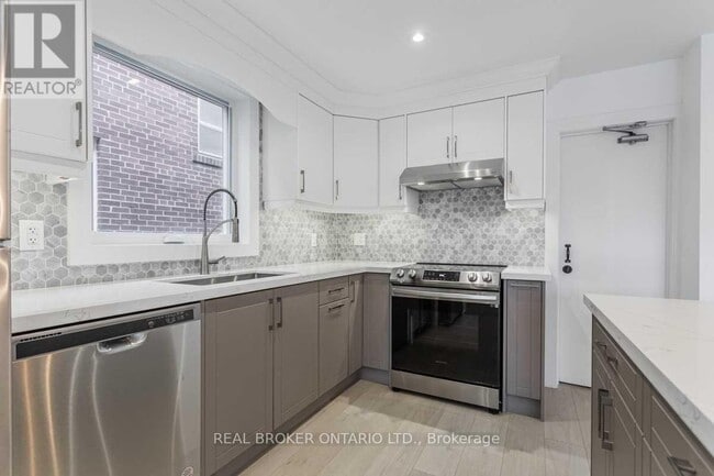 Photo du bâtiment - 185 Bowie Ave