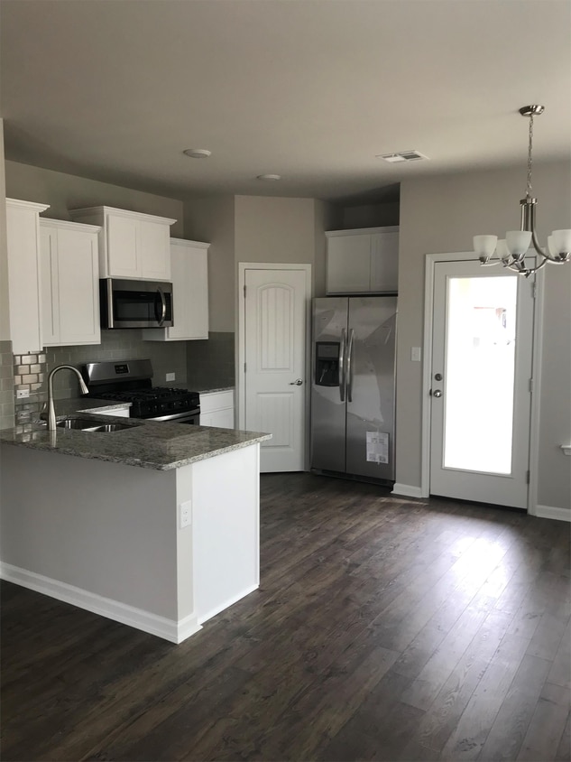 Foto principal - 21302 Hayfield Dr