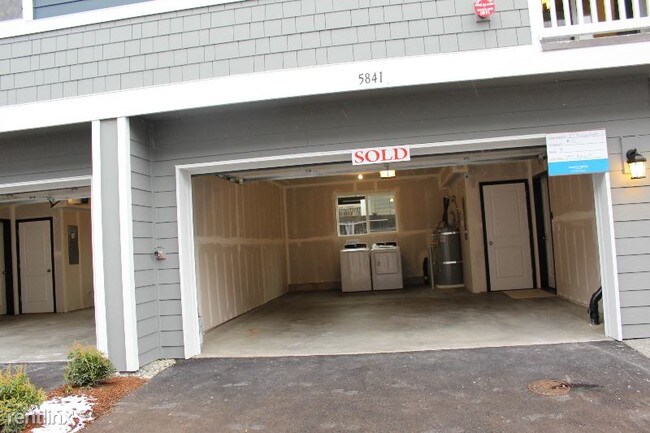 Building Photo - 5841 Highway Pl