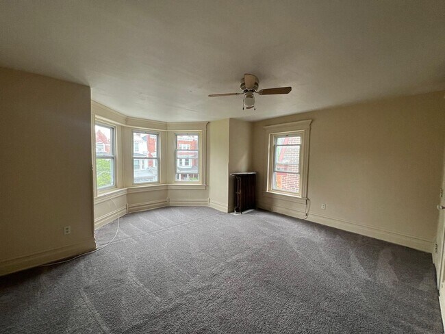 Building Photo - Newly-Updated Two Bedroom Apartment