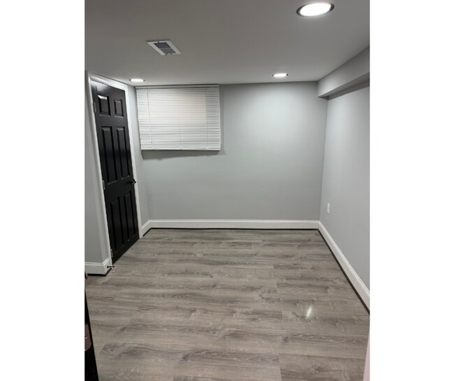 Foto del edificio - 1228 Glyndon Ave