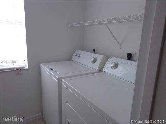 Foto del edificio - 2 br, 2 bath  - 2496 Centergate Dr # 308A