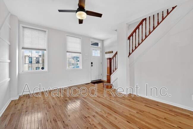 Building Photo - 611 Grundy St