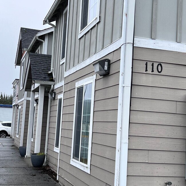 Premium Lower level Eatonville Apartment House Rental in Eatonville