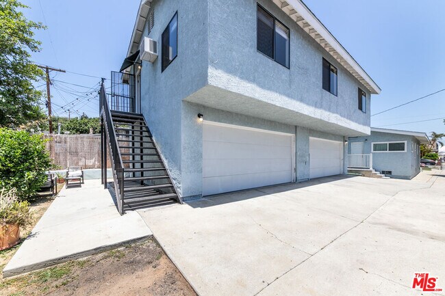 Foto del edificio - 441 N Ditman Ave